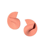 Curve earrings peach pink