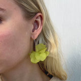 Petal earrings light green