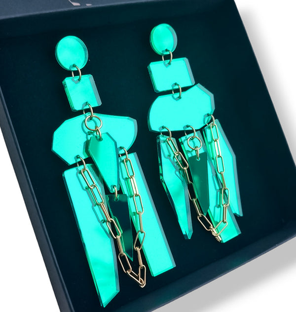 Chandelier earrings emerald