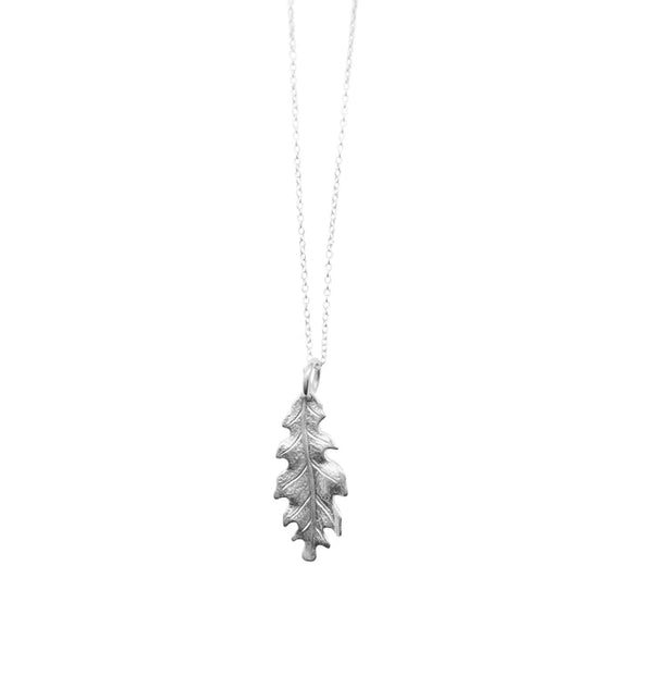 Small oakleaf necklace silver