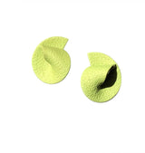 Curve earrings green