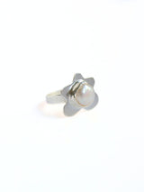 Flower ring by Viola