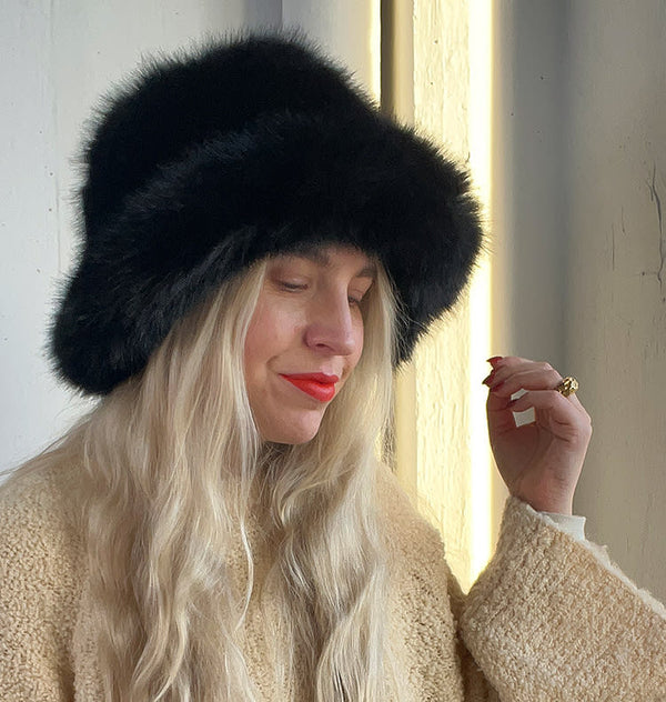 Camilla faux fur black