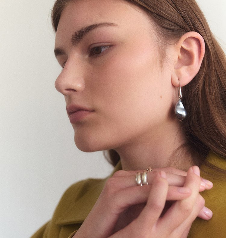 Evgenia shell earrings gray