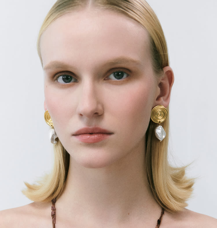 Malvina earrings gold