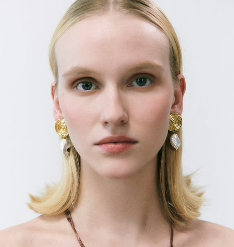 Malvina earrings gold