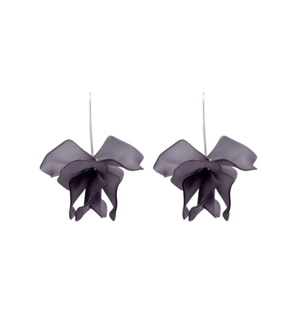 Petal earrings black