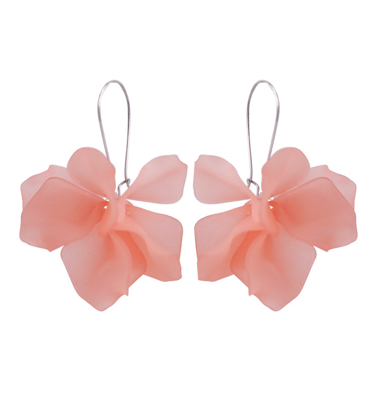 Petal earrings light pink
