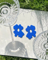 Viola in cobalt blue