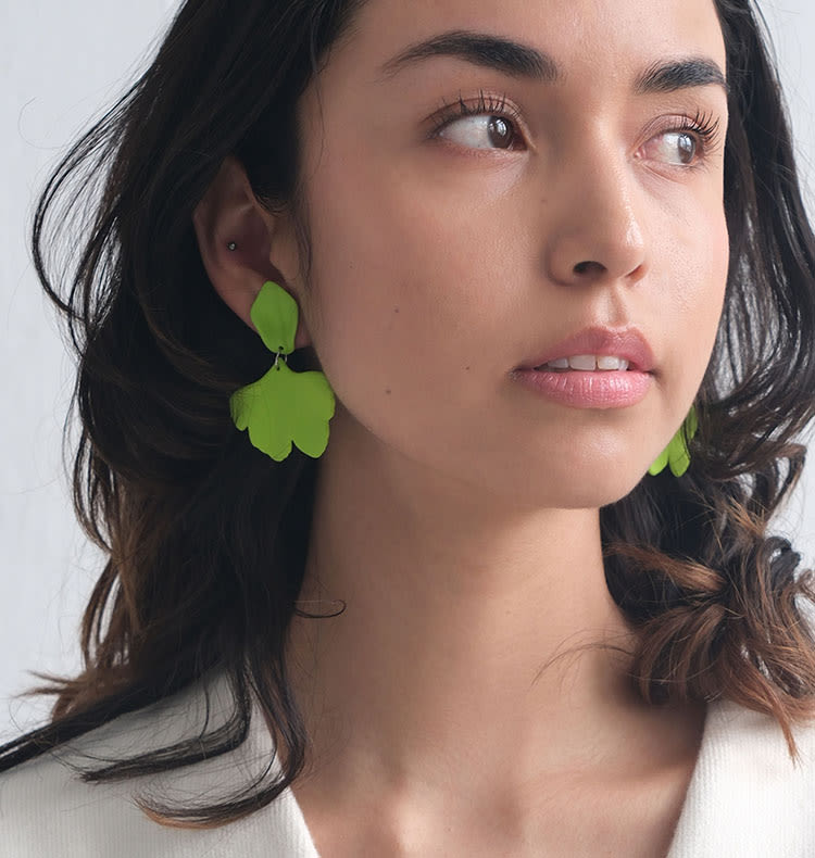 alina earrings green