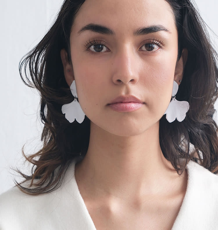 alina earrings white