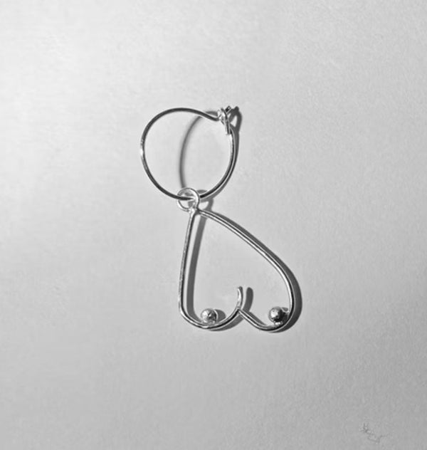 Boob job single earring 2,5 cm