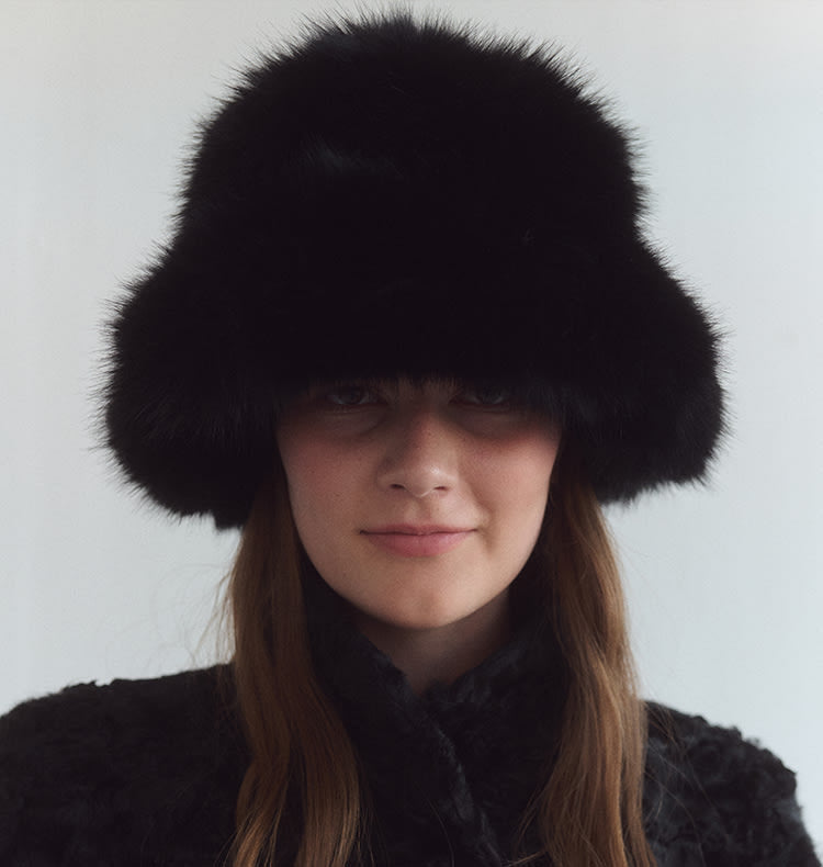 Camilla faux fur black