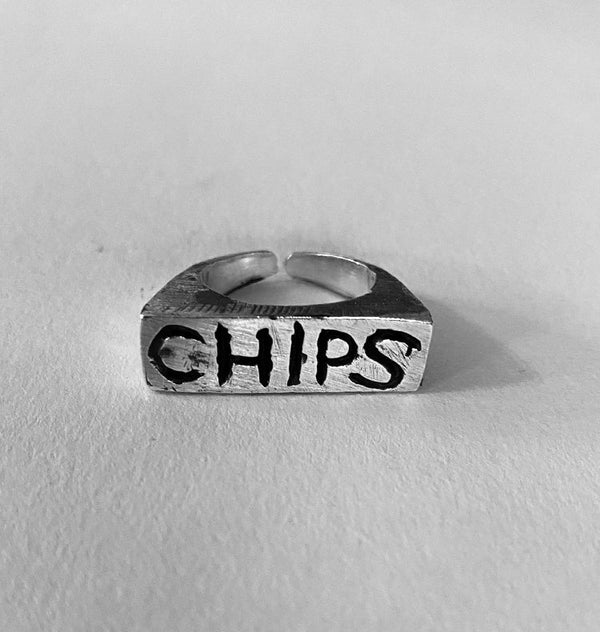 Signet ring chips