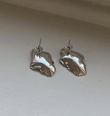 MINI CLAM EARRINGS SILVER.