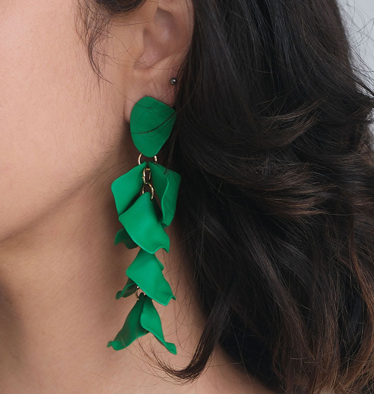 Flake earrings dark green