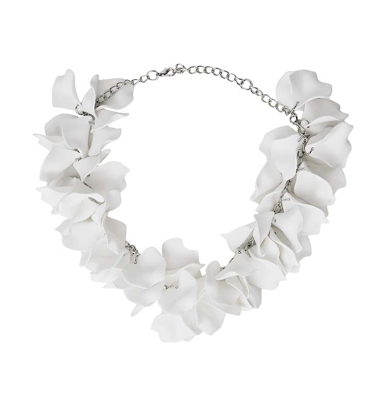 flake necklace white