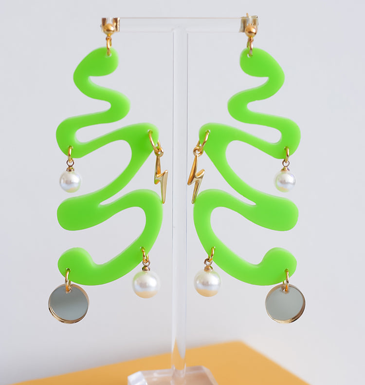 Green way wiggle earrings