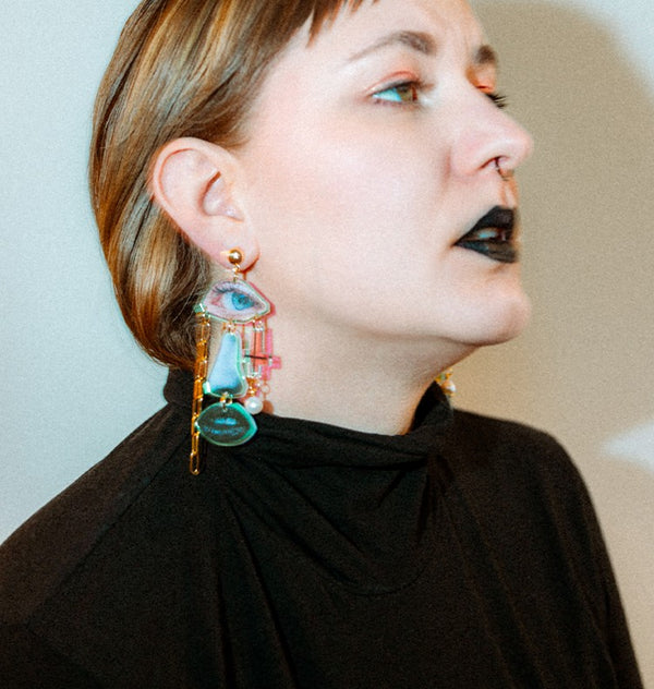 Hologram faces earrings