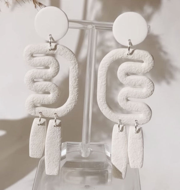 Isla earrings white