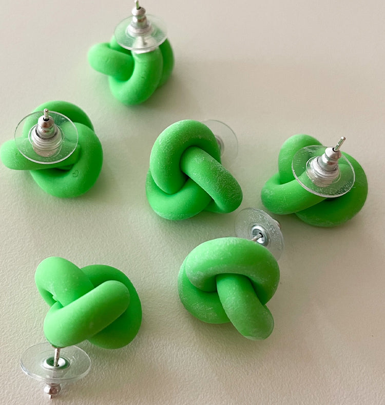 Knutar big earrings neon green och form