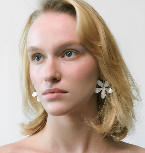 Lilja earrings silver