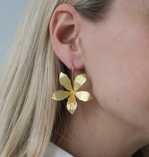 Lilja earrings gold