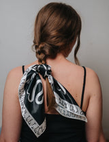 Lilith scarf
