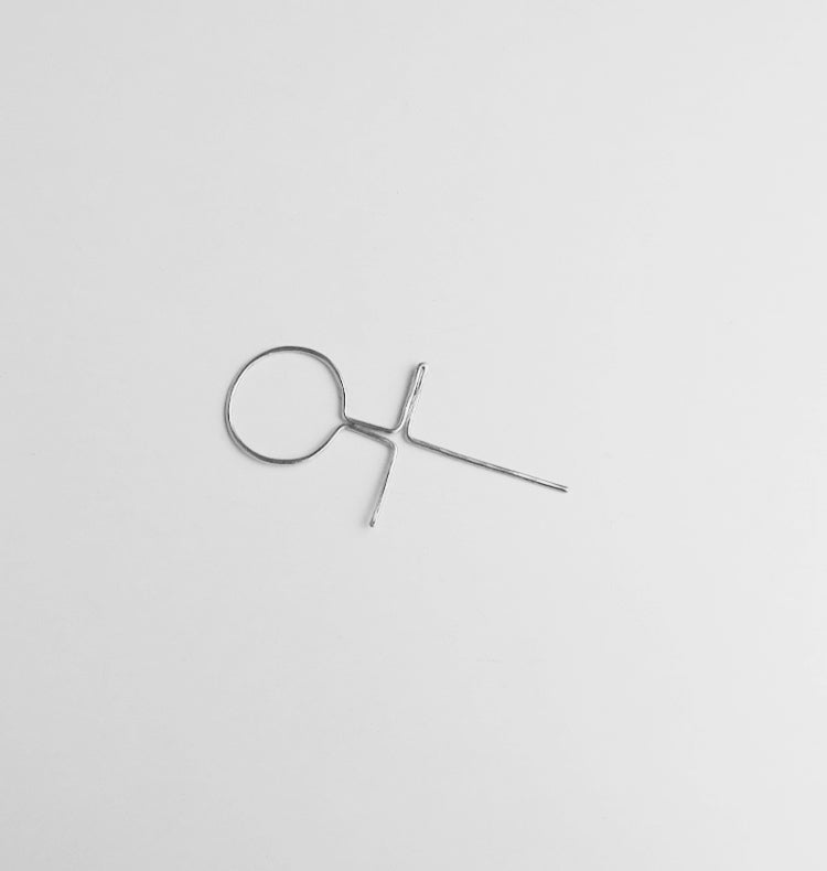 Kvinnotecken big single earring