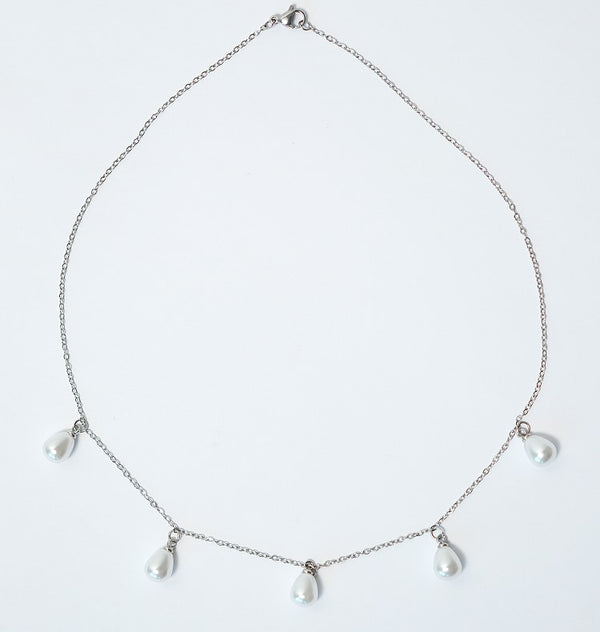 Mona five pearls necklace silver