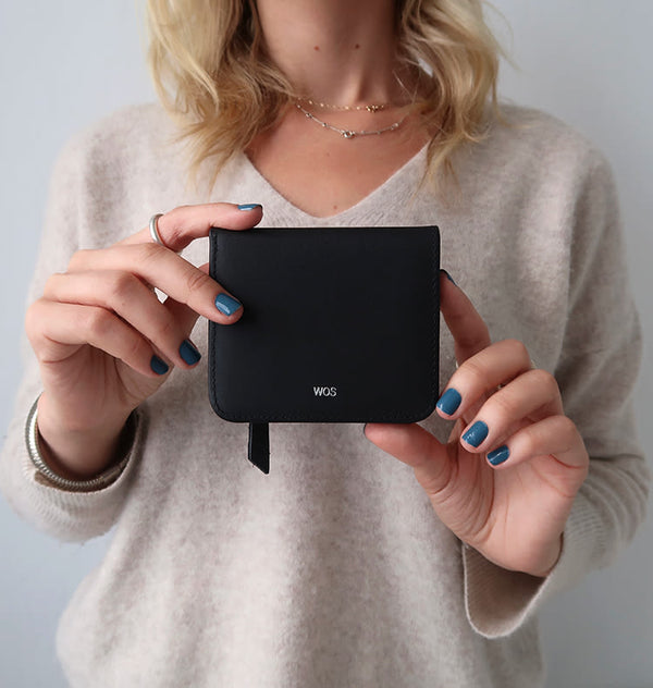 Muddy wallet black
