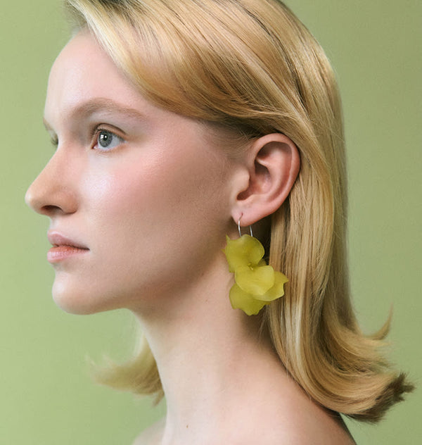 Petal earrings light green