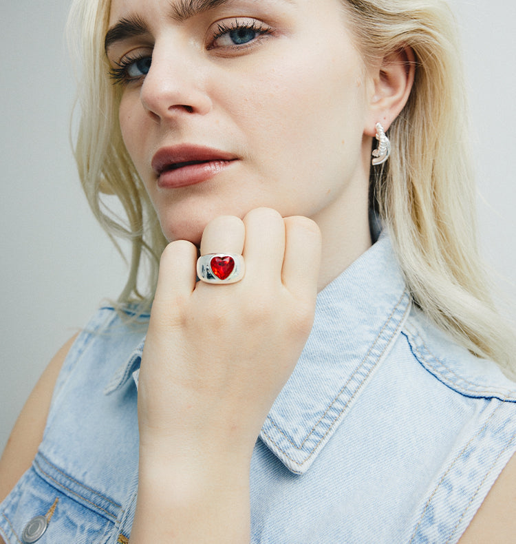 Red amore ring silver