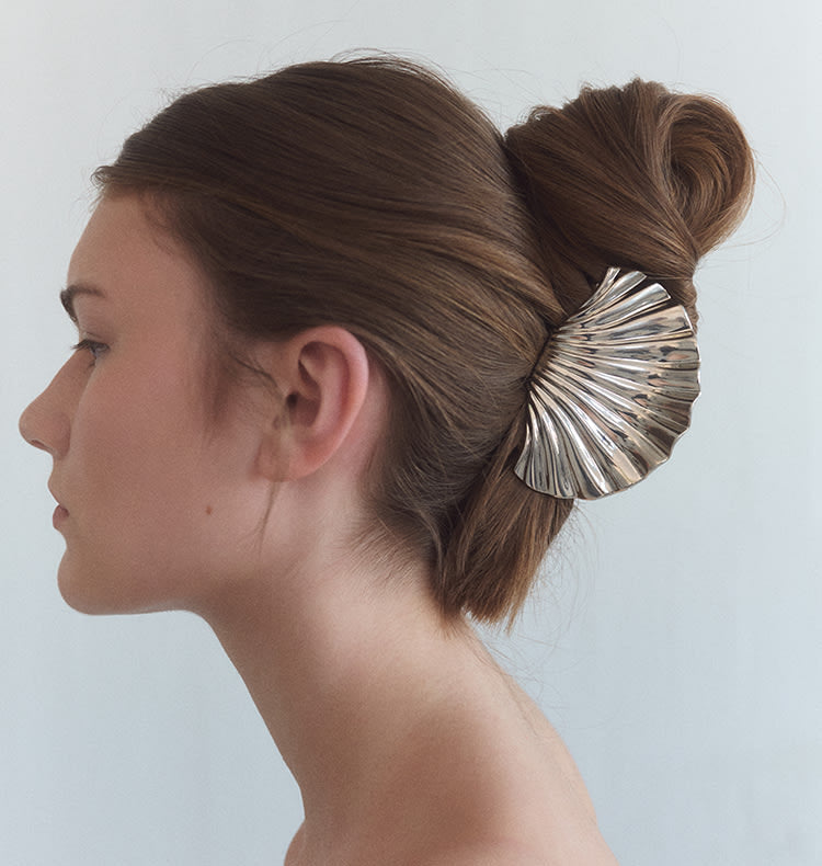 Shell hair clip silver