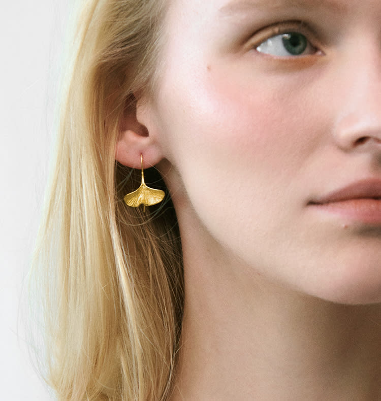 Soy earrings gold