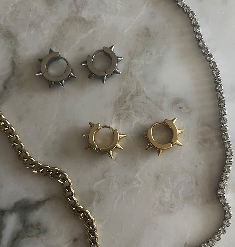 kai tag mini earrings gold