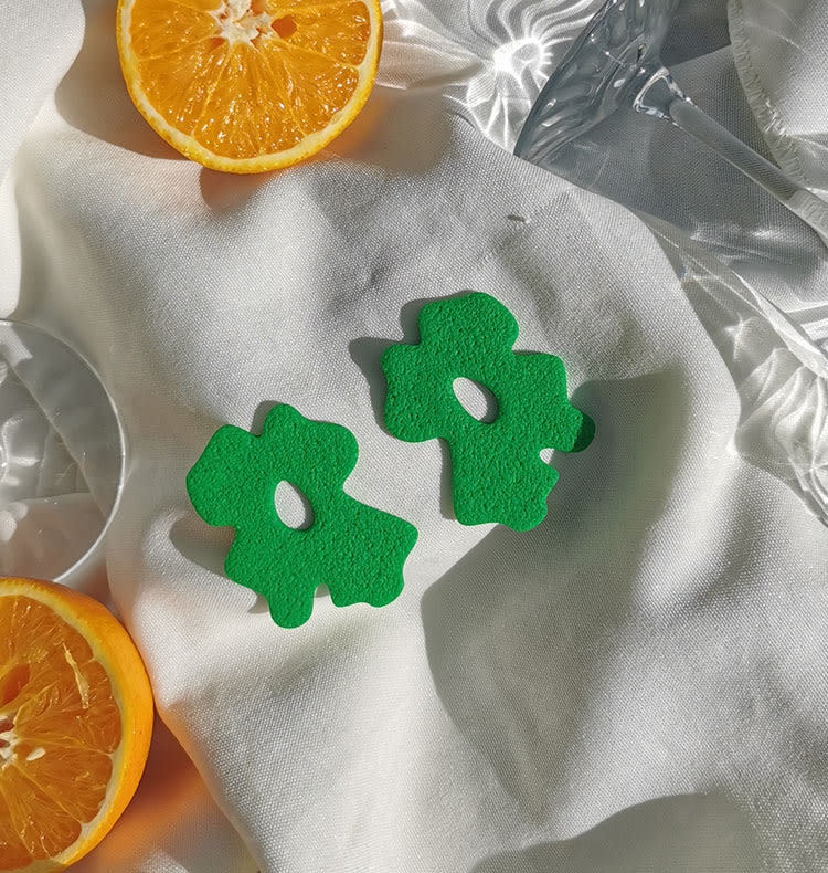 Viola earrings green