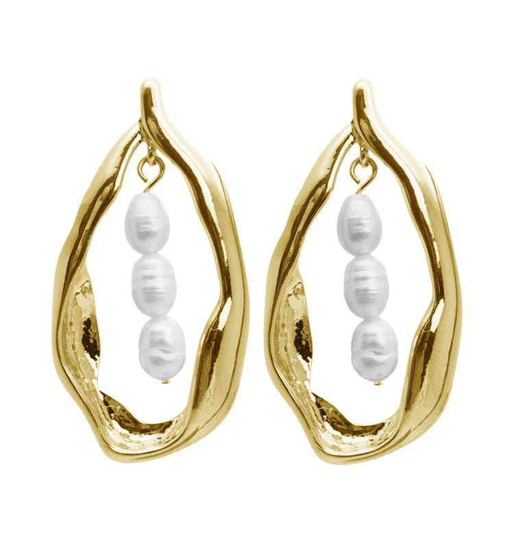 Fancy pearl earrings gold