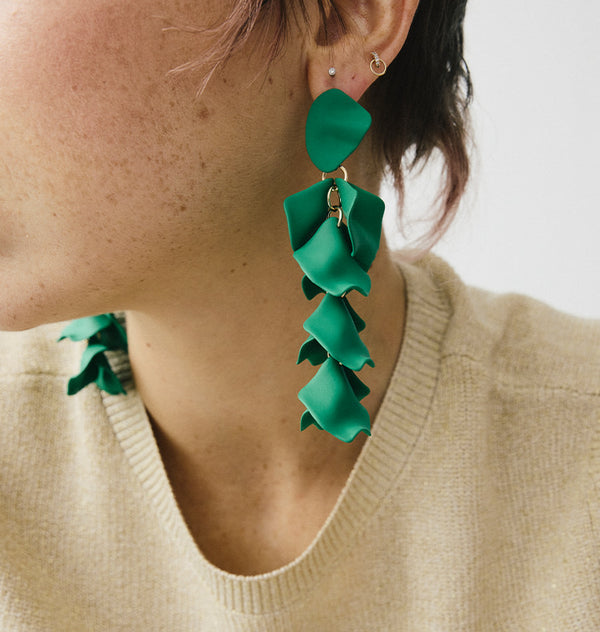 Flake earrings dark green