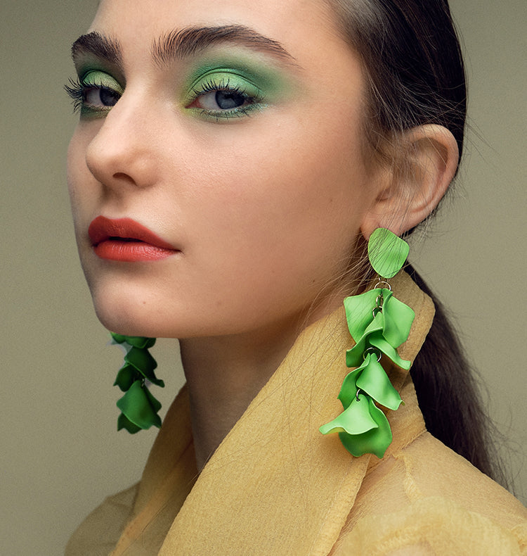 Flake earrings green