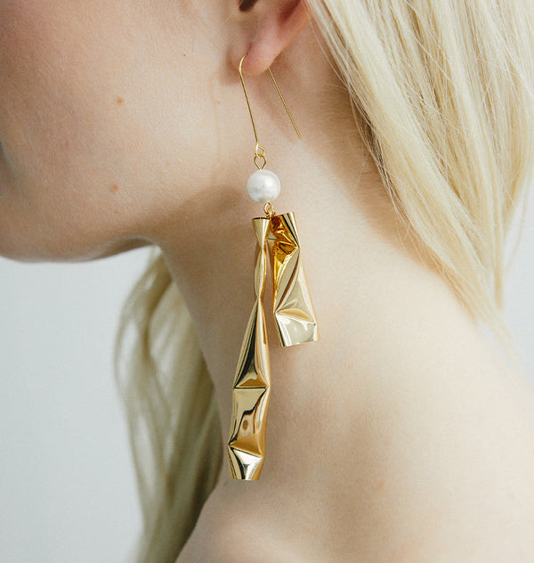 pipe earrings gold
