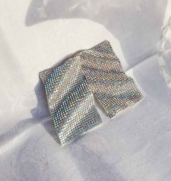 Shimmer in iridescent earrings