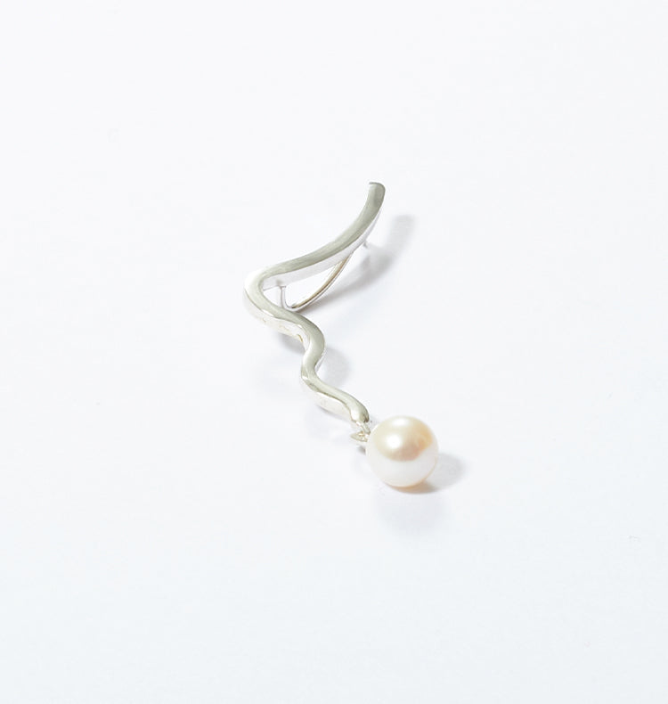 Wiggle earslide silver single earring